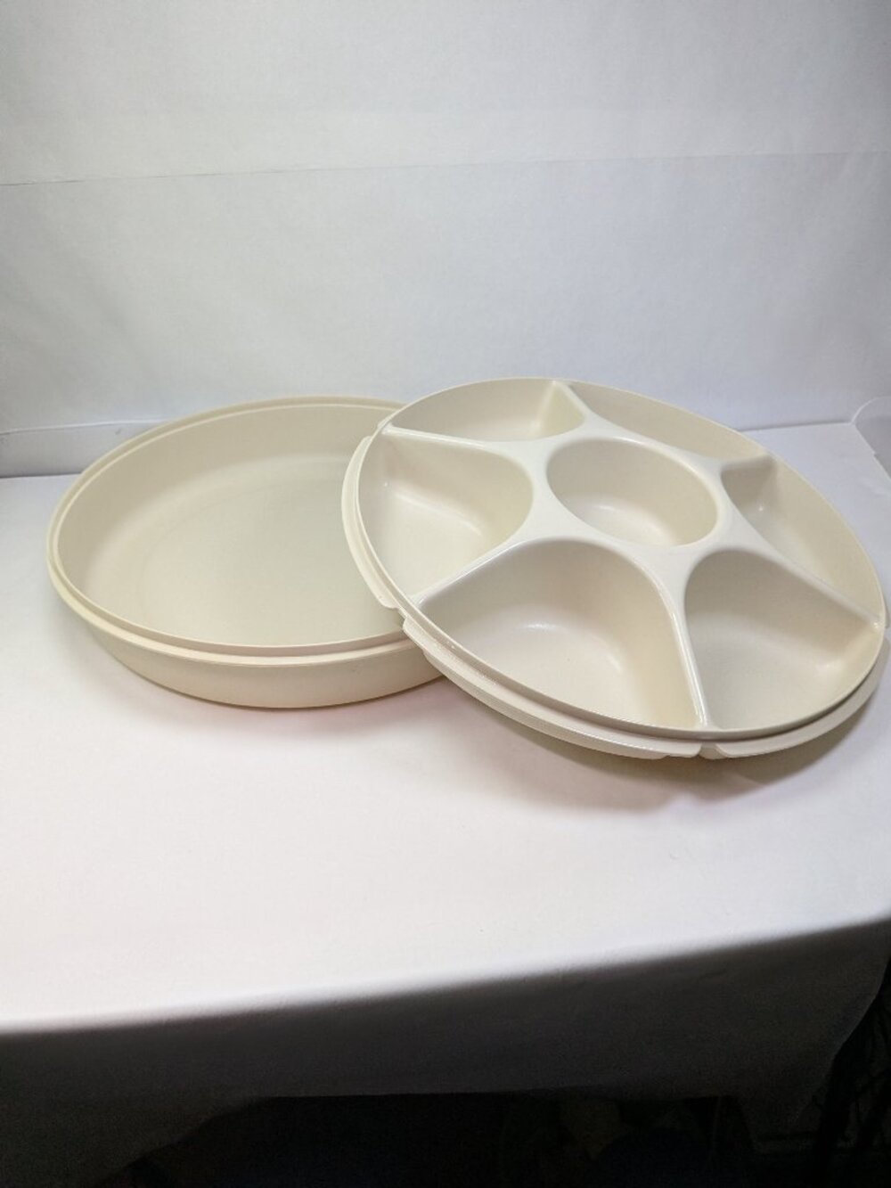 Vintage Tupperware Cream Divided Party Tray Container 1665 Craft Organizer Lid